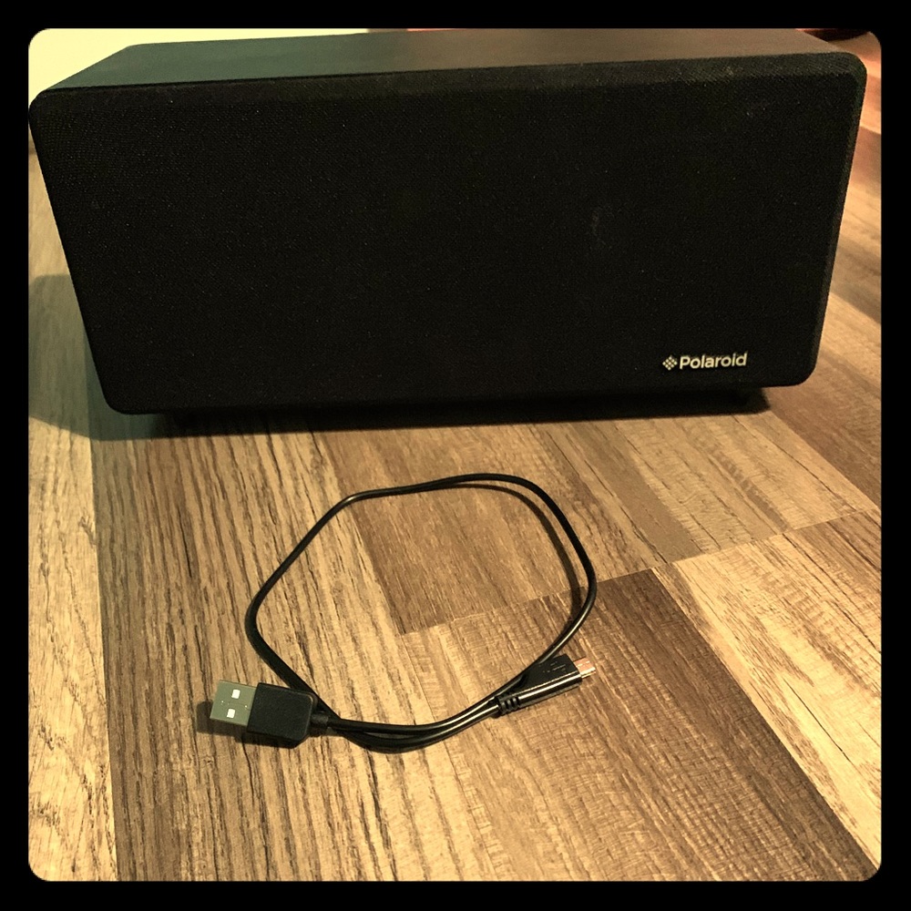 Polaroid speaker